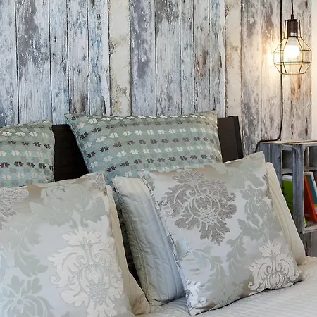 Bairrus Lisbon Apartments - Mello *